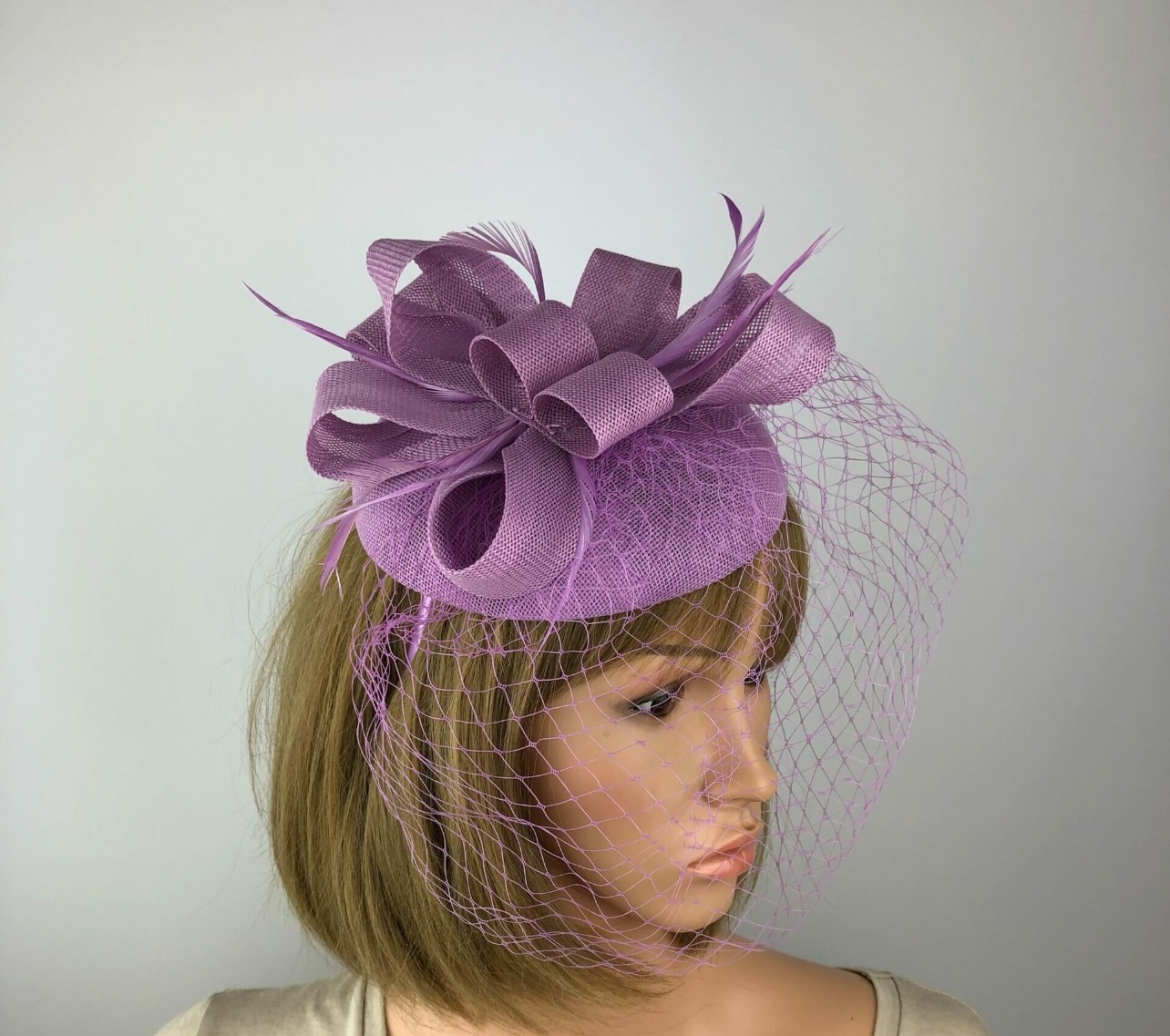 Lilac Fascinator with Veil & Biot Feathers - Image 5