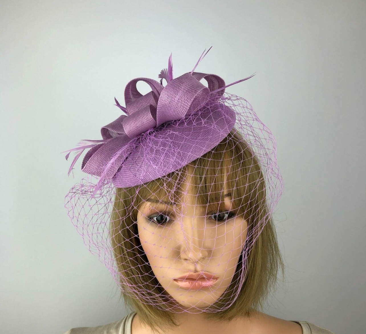 Lilac Fascinator with Veil & Biot Feathers - Image 6