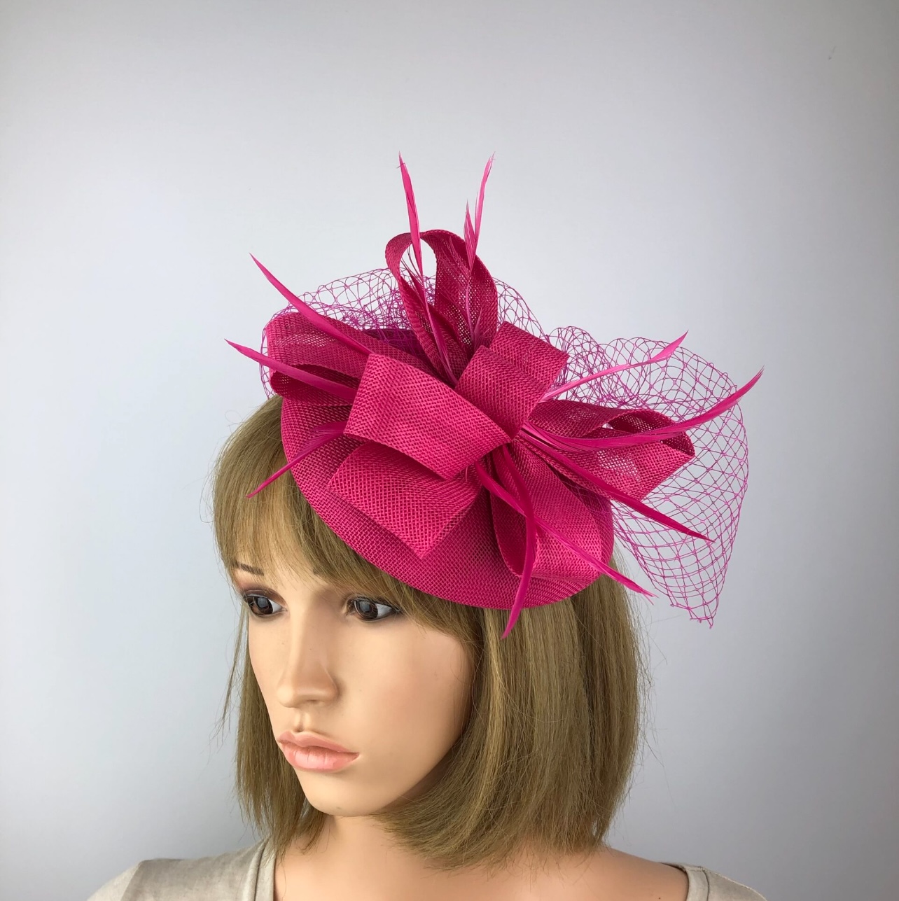 Pink Pillbox Fascinator with Veil & Biot Feathers - Image 3