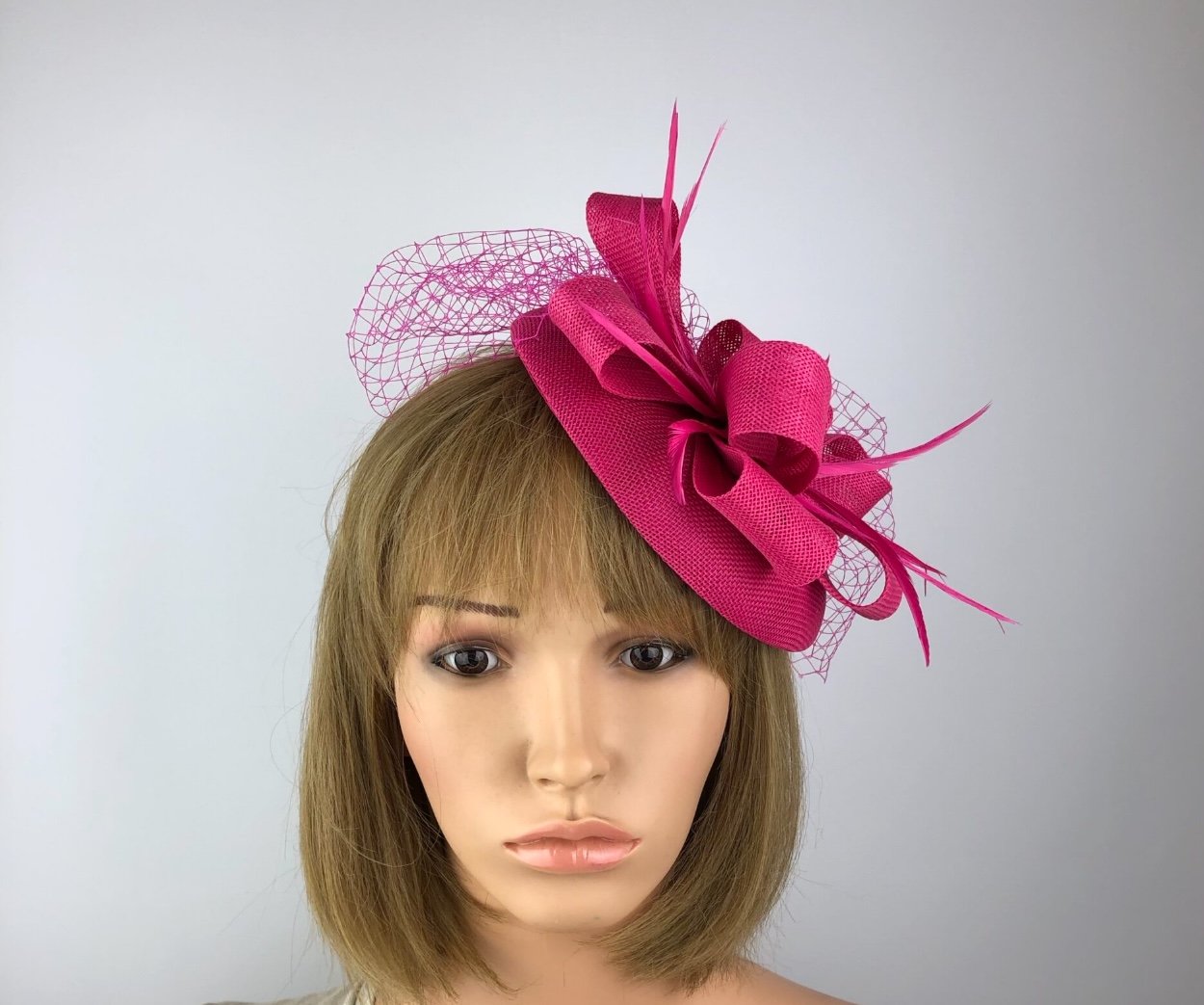 Pink Pillbox Fascinator with Veil & Biot Feathers - Image 4