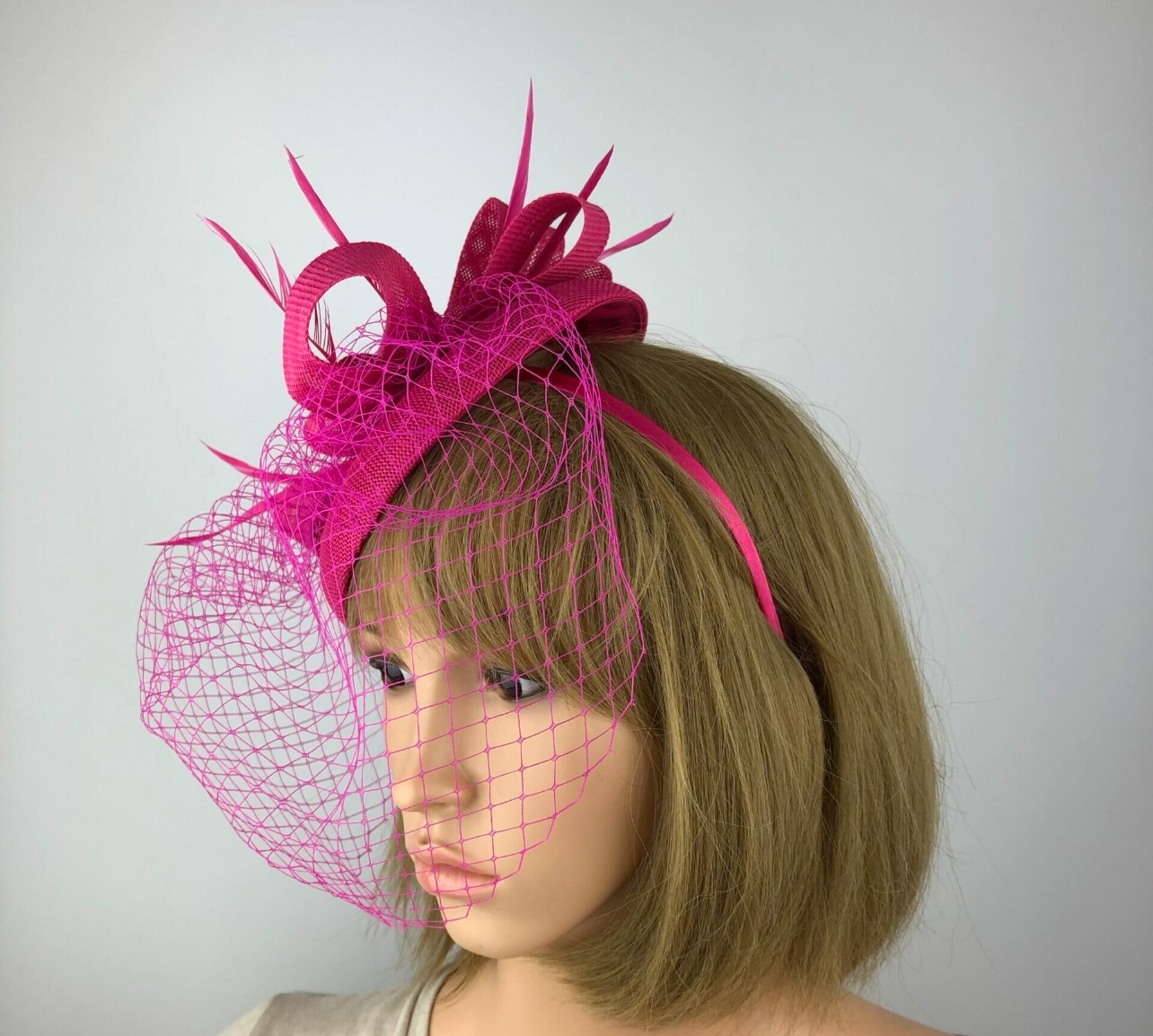 Pink Pillbox Fascinator with Veil & Biot Feathers - Image 6