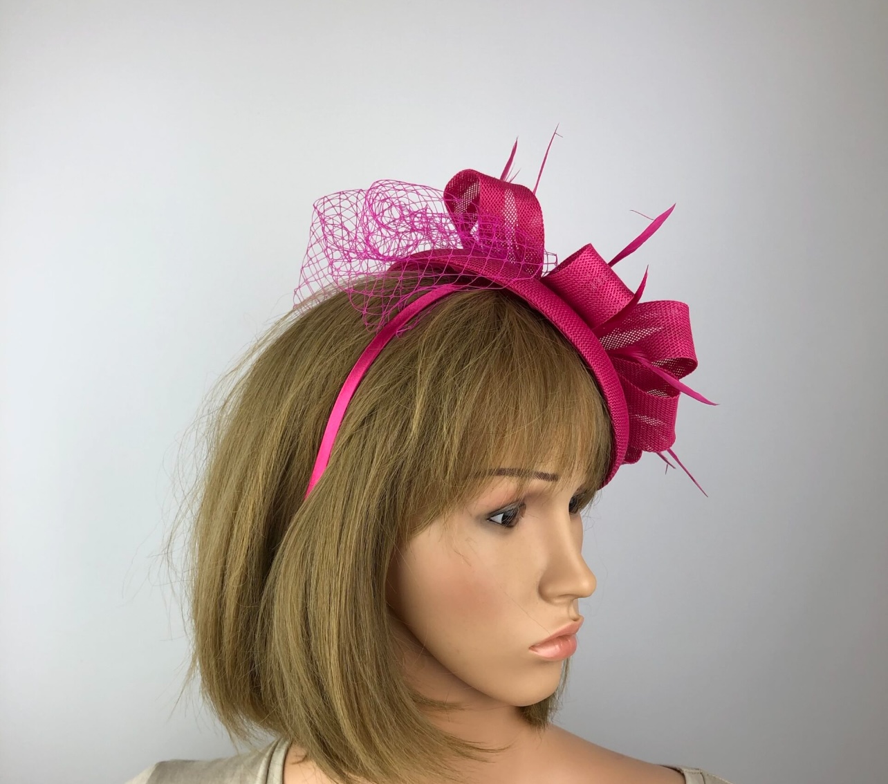 Pink Pillbox Fascinator with Veil & Biot Feathers - Image 5