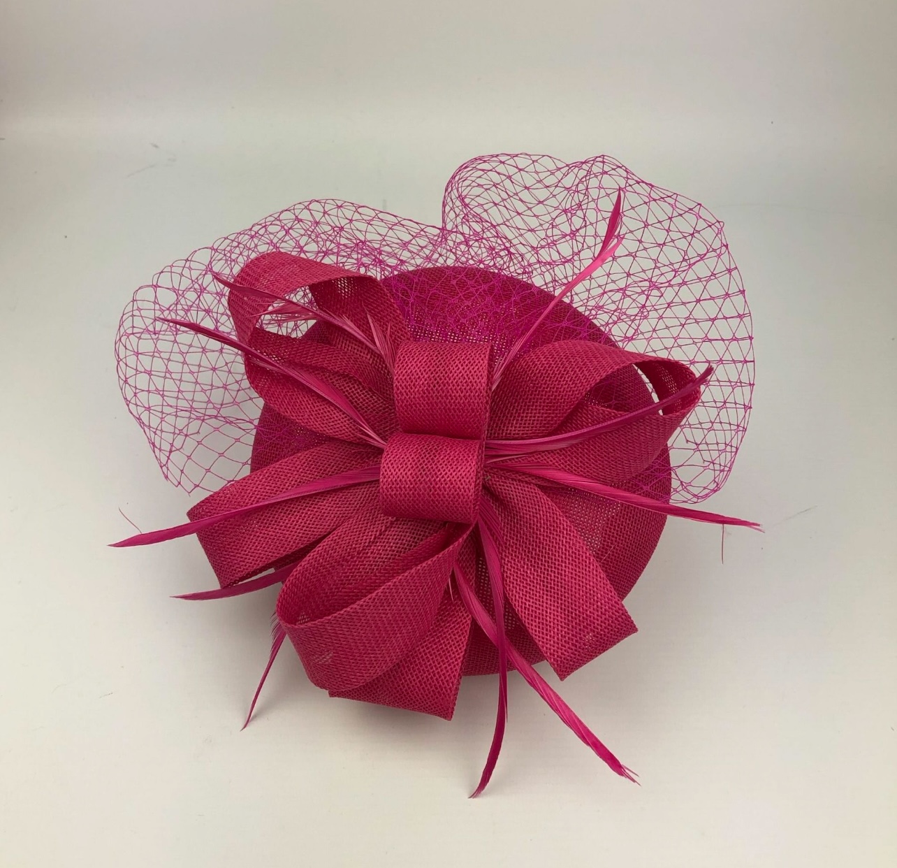Pink Pillbox Fascinator with Veil & Biot Feathers - Image 8