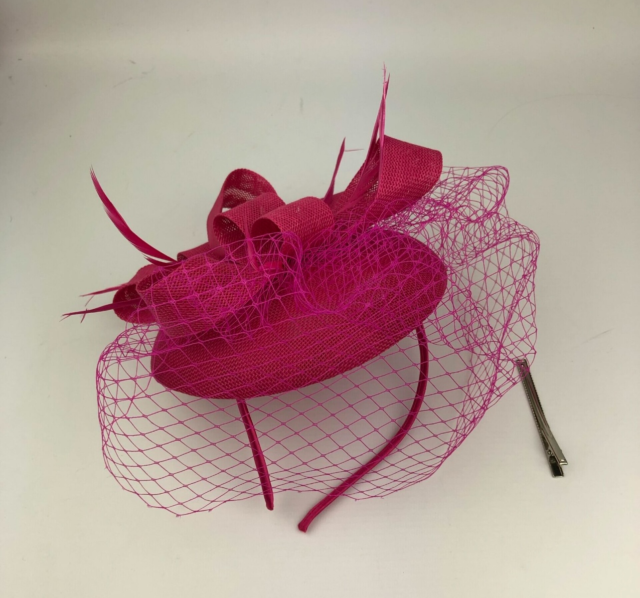 Pink Pillbox Fascinator with Veil & Biot Feathers - Image 7