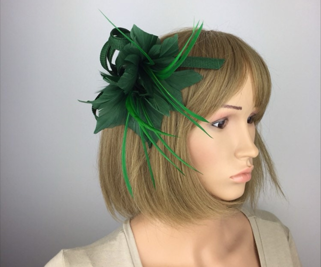 Elegant Green Feather Fascinator - Image 3