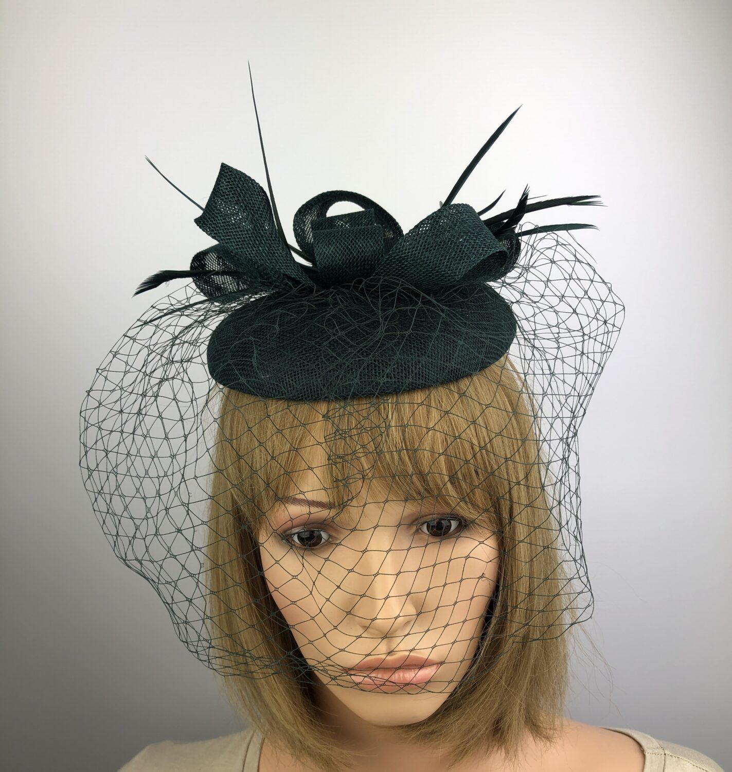 Dark Green Pillbox Fascinator with Bow, Biot Feathers & Veil - Image 4