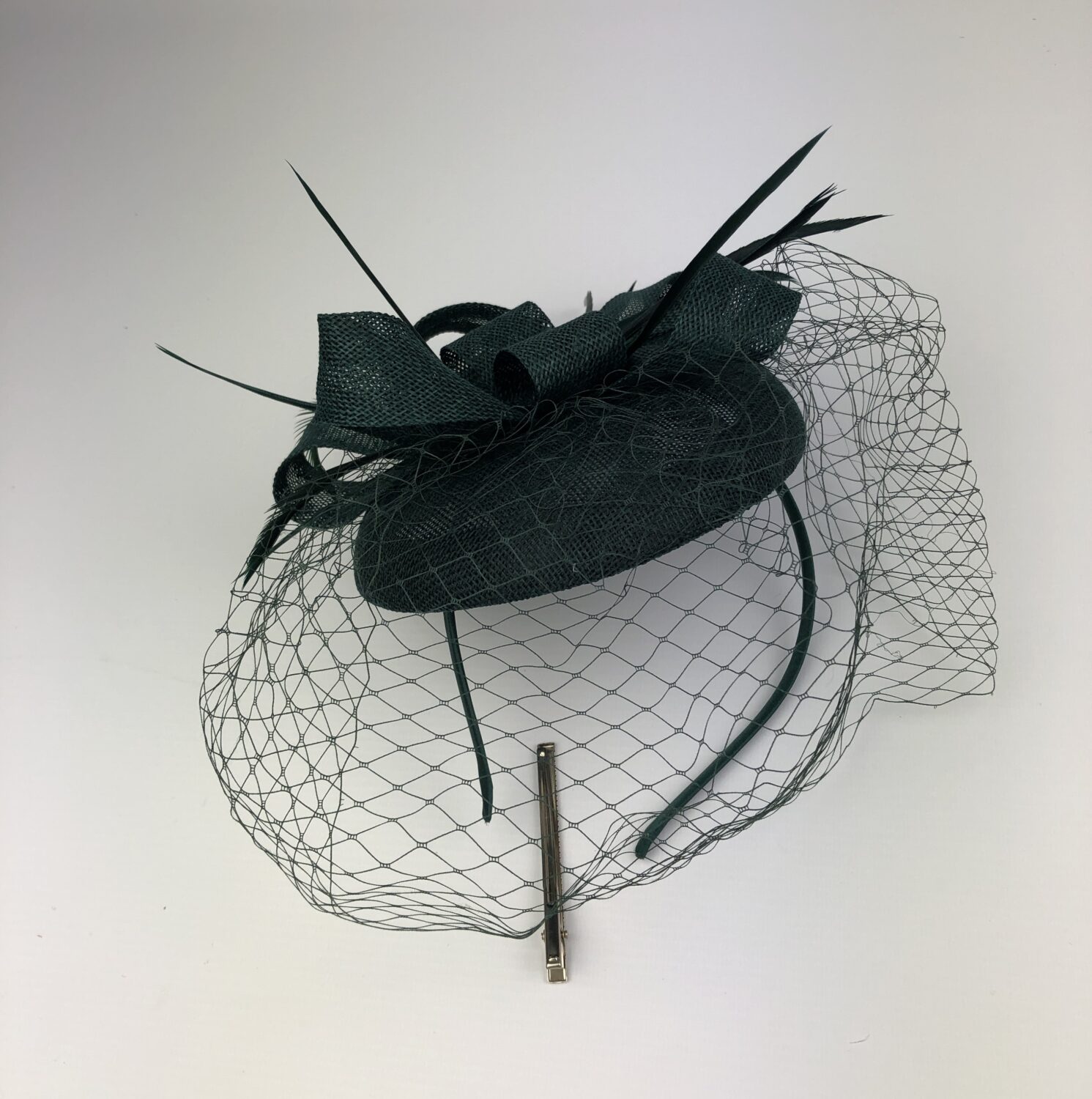 Dark Green Pillbox Fascinator with Bow, Biot Feathers & Veil - Image 7
